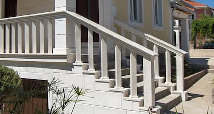 Antique Apartment With Balcony