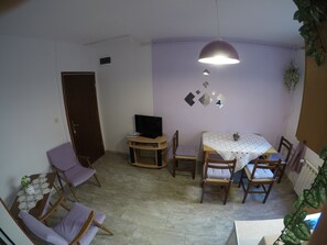 Apartment, 2 Bedrooms, Accessible, Smoking | Interior