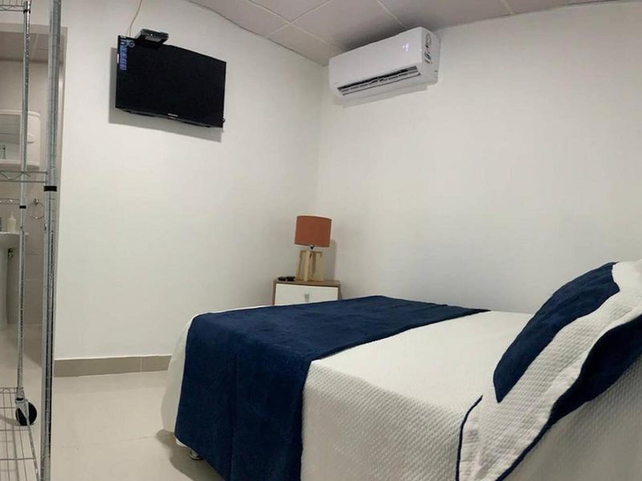 Room, 1 Bedroom, Smoking | 1 bilik tidur 