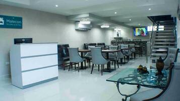 Room, 1 Bedroom, Smoking | Dining
