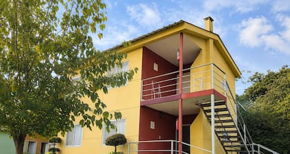 Cabaña del Sol Upper Floor 2 Bedroom Cabin for 6 Guests