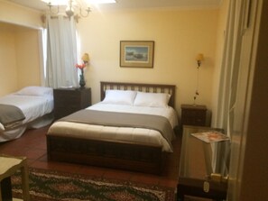 Room, 1 Bedroom, Fireplace | 1 bedroom