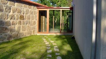 Habitación, 1 habitación, accesible para personas con discapacidad, fumadores | Jardines del alojamiento