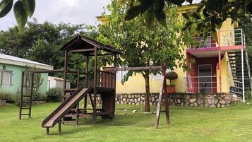 Condo, 2 quartos, para fumantes, sacada | Área infantil