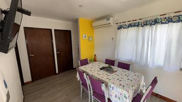 Apartment, 2 Schlafzimmer, Raucher, Balkon | Esszimmer
