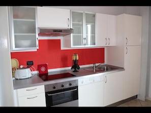 Appartamento, 2 camere da letto, piscina privata, vista giardino | Cucina privata