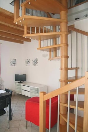 Apartment, 2 Bedrooms, Private Pool, Garden View | Dining