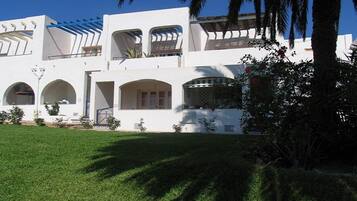 House, 2 Bedrooms, Smoking, Terrace | Exterior