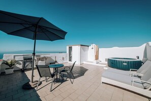 Apartment, 1 Bedroom, Smoking, Balcony | Outdoor dining