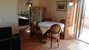 Ferienhaus, 3 Schlafzimmer, Terrasse | Speisen