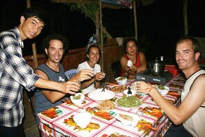 Room, 1 Bedroom, Smoking | Tempat makan