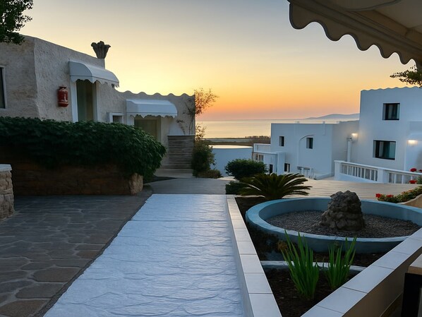 Apartment, 2 Bedrooms, Smoking, Balcony | Property grounds