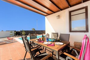 Terrace/patio - Villa Sara, Villa With Private Pool (Yaiza)
