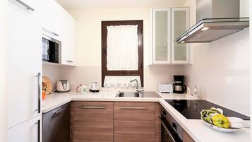 Villa, 3 Bedrooms | Private kitchen