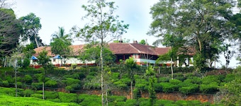 Deluxe Double Room In British Bungalow