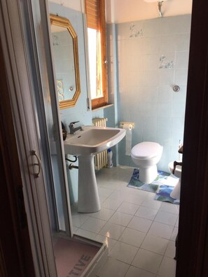 Villa, 3 Schlafzimmer, Raucher, Whirlpool | Badezimmer | Dusche, Seife, Shampoo