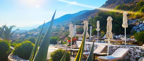 Room, 1 Bedroom, Smoking, Balcony | Sundeck