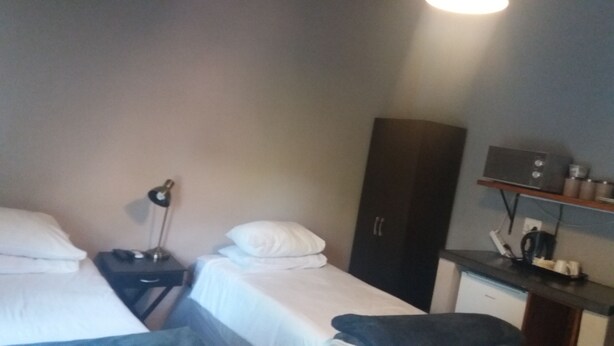 Room, 1 Bedroom, Patio, Garden View - Room-comfy Room With Dstv and Aircon in (Lephalale)