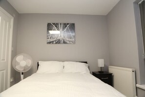 Room - Room in House - A A Guest Room7 (London)