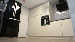 Unclassified image, 4 of 24, button - Room in House - A A Guest Room7 (London)