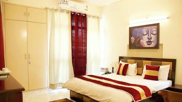 1 bedroom - Room-maplewood Guest House, Neeti Bagh, (New Delhi)