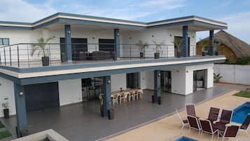Pintu masuk hartanah