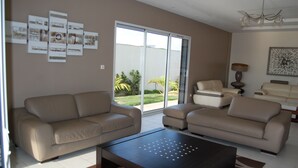 Unclassified image, 4 of 42, button - Splendid Villa 2015 (Mbour)