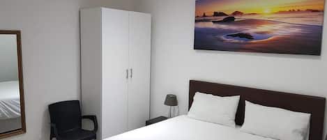 1 chambre, fer et planche à repasser, Wi-Fi gratuit