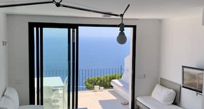 House With sea Views for 7 People With 2 Chill-out Terraces in Begur