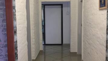 Dormitorio compartido, 4 habitaciones, fumadores, terraza | Plano