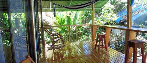 Chambre, 1 chambre, balcon, vue sur le jardin | Extérieur