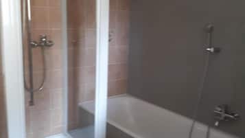 Apartment, 1 Bedroom, Smoking, Balcony | Bathroom | Hair dryer