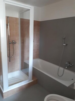 Bathroom - Appartamenti La Bettola Chez Patty (Castel San Pietro)