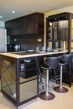 Private kitchen - Sea Breeze Nice Hill View Nice Fitted Disinfected (George Town)