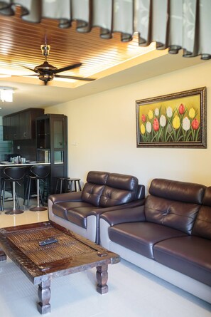 Living area - Sea Breeze Nice Hill View Nice Fitted Disinfected (George Town)
