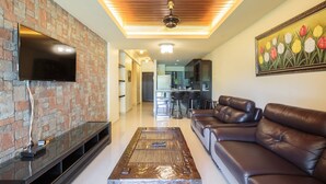 Living area - Sea Breeze Nice Hill View Nice Fitted Disinfected (George Town)