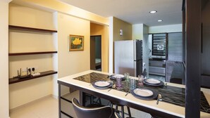 Private kitchen - Sea Breeze Nice Hill View Nice Fitted Disinfected (George Town)