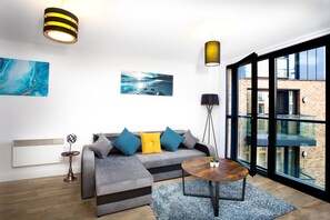Apartment, 2 Bedrooms | Living room