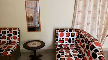 Room, 1 Bedroom, Smoking, Private Pool | Living room