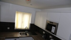 Room, 1 Bedroom, City View | Interior - Room in House - Aa Guest Room2 (London)