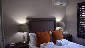 1 chambre, fer et planche Ă  repasser