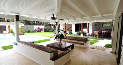 Las Terrenas Front Beach And Garden Villa With Private Staff