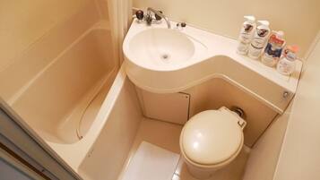 Room 308, Non Smoking | Bathroom | Combined shower/tub, free toiletries, hair dryer, towels