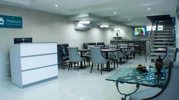 Room, 1 Bedroom, Smoking | Dining