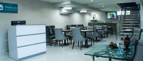 Room, 1 Bedroom, Smoking | Dining