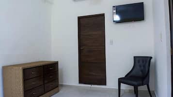 Room, 1 Bedroom, Smoking | Room amenity