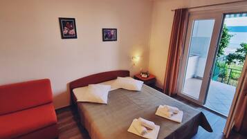 Apartment, 1 Bedroom, Accessible, Smoking | 1 bedroom, WiFi