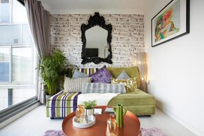 Living area - The Cakide - Leeds Stunning, Contemporary Cosy Find (Leeds)