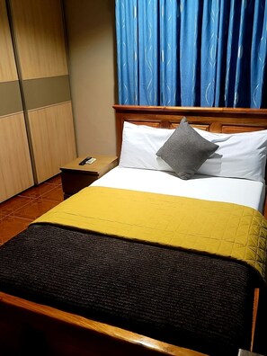 Room, 6 Bedrooms, Smoking, Balcony | 6 bedrooms - Ghouse Ideal For Friendsfamily And Corporate (Adenta)