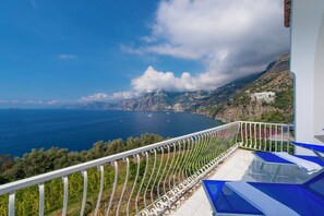 Villa, 4 Bedrooms, Smoking, Private Pool | Property grounds